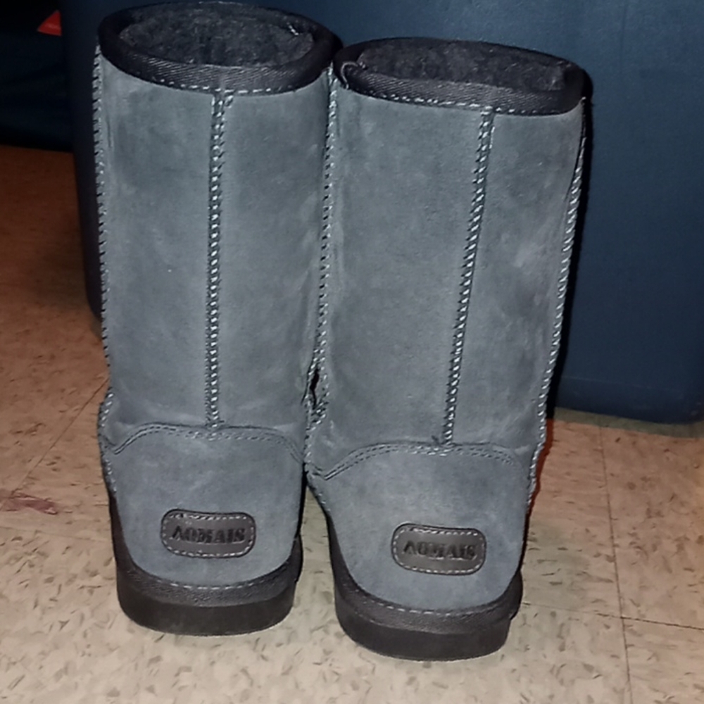 Grey boots - Picture 2 of 5